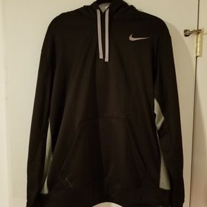 Nike sweater new with out tags